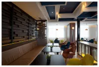 Hongqiaoyue Hostel - 3-Star