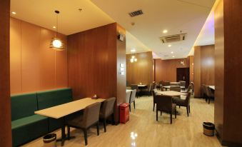 Jinjing Collection Hotel (Nanyang Zhongjing Road Hengfang Square)