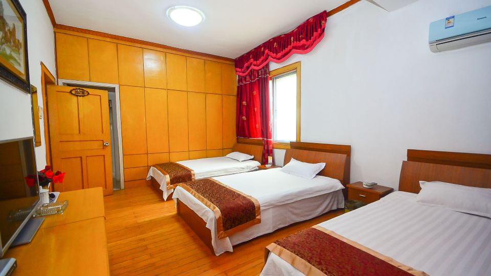 Shude Hostel
