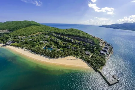 Hon Tam Resort (formerly MerPerle Hon Tam Resort) Отели рядом с достопримечательностью «MerPerle Sparkling Waves»