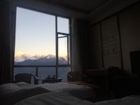 德钦明珠酒店 - 高级雪山景标间