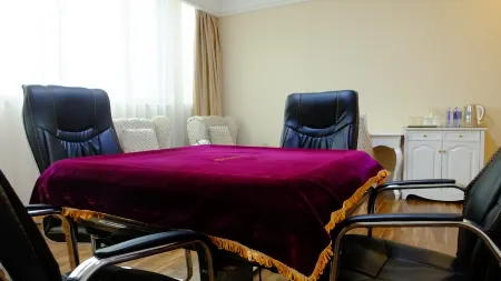 HAPPINESS HOLIDAYINNL Отели в г. Цзиеси