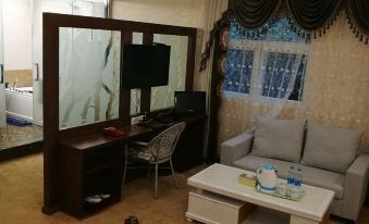 Yingshan Wutong Siyu Theme Hotel