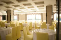 Mofeier  Red  Wine  Theme  Hotel