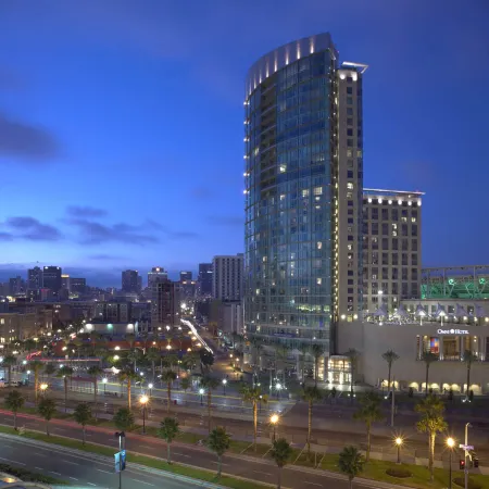 Omni San Diego Hotel Отели рядом с достопримечательностью «Стадион «Петко-Парк»»