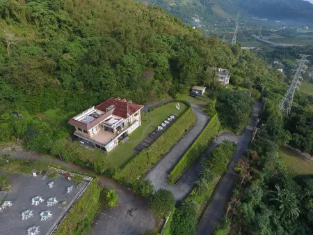 Cloud Top Landscape Hotel