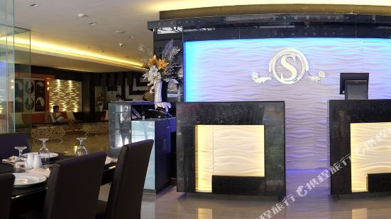 Southpole Central Hotel