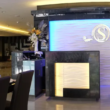 Southpole Central Hotel