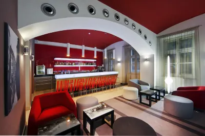 Red & Blue Design Hotel Prague Hotellit kohteessa Prague 5