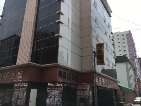 Incheon CF Motel Отели рядом с достопримечательностью «Sudoguksan Museum of Housing and Living»