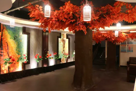 Nan feng BOBO theme hotel Отели рядом с достопримечательностью «Wanfu Ancient Temple»