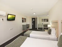 Sovereign on the Gold Coast Hotels near Infinity Attraction