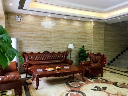 Xinping Hongsheng Hotel Отели рядом с достопримечательностью «Ailaoshan Tingfeng Pavilion»