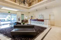 Central Cosmo Apartment Hotel Hotels in Taringa