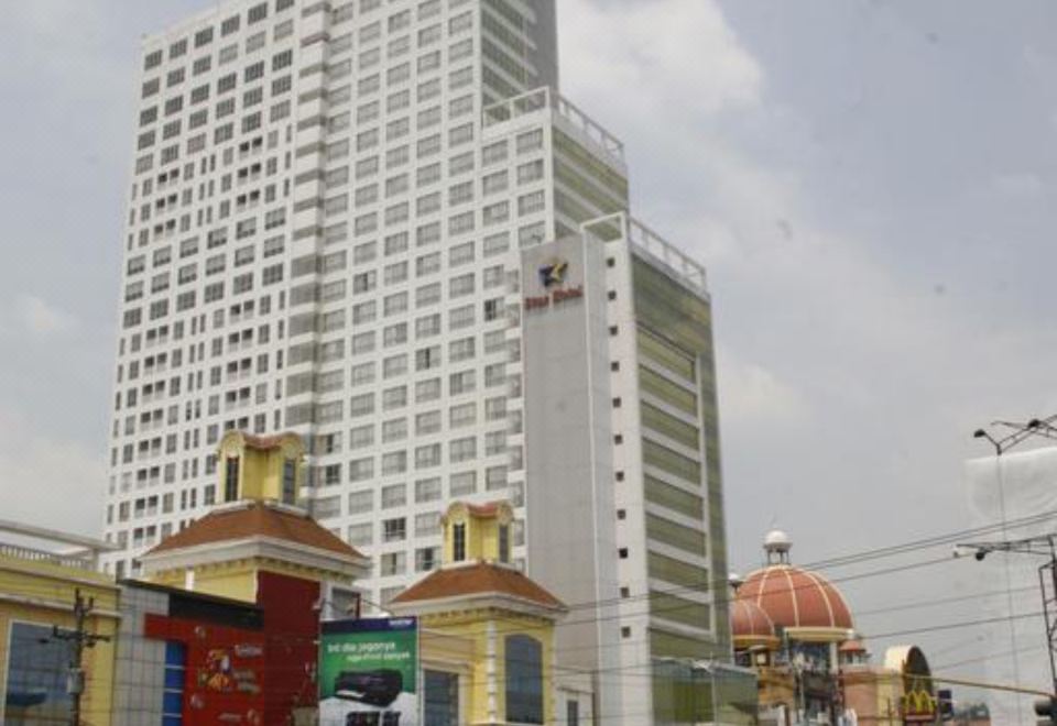Star Hotel Semarang Over view