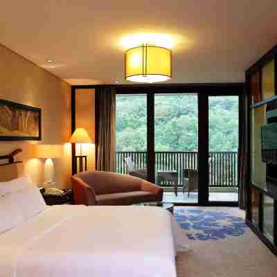 Hangzhou Bay Hotel Rooms