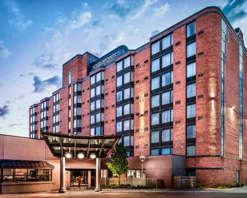 Four Points by Sheraton Mississauga Meadowvale Hotels near Lisgar