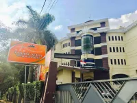 Karang Setra Hotel & Cottages Hotel di Cipedes