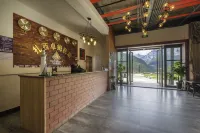 Zhaxi Zhuomu Hotel