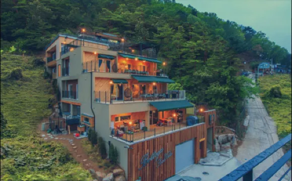 Bottega Pool Villa Pension