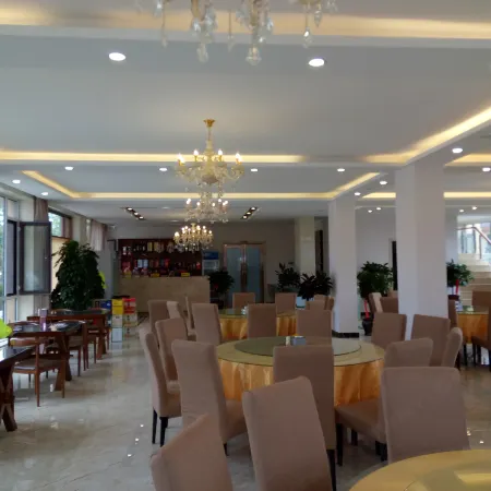 Yushui Huanlin Hot Spring Resort