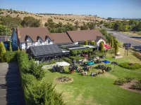 Mick O'Sheas Hotels in Hackham