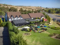 Mick O'Sheas Hotel a Maslin Beach
