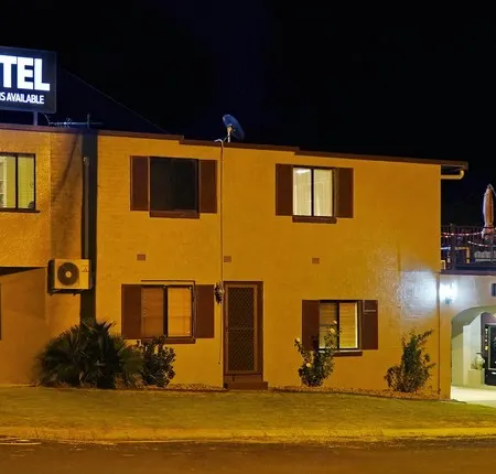 Warwick Vines Motel