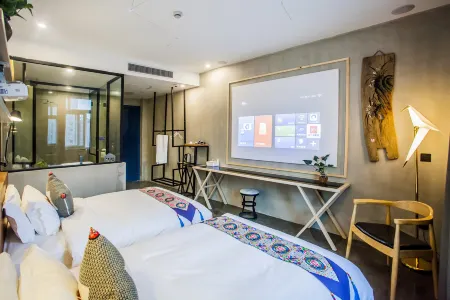 Denghou Light Luxury Hotel (Shanghai World Expo Exhibition & Convention Center Shangnan Road) Отели рядом с достопримечательностью «Chongfu Daoyuan»