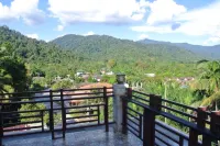 Khao Sok Nature Place - Mountain view