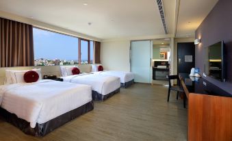 Shiny Ocean Hotel