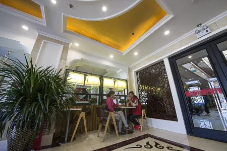 Golden Wheel Hotel Отели рядом с достопримечательностью «Labrang Monastery»