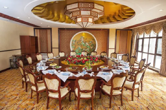 Bazhou Lanyue Manor Hot Spring Hotel