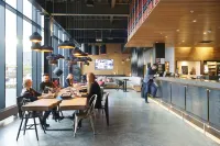 Moxy Aberdeen Airport