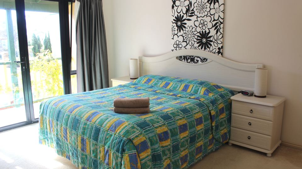Super Spacious Fremantle Villa 3 Bedrooms 3 Bathrooms