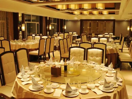 Fengze International Hotel Отели рядом с достопримечательностью «Beitai Yedou Peak»