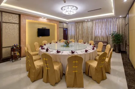 Blue Peninsula Hotel Отели рядом с достопримечательностью «Xiamenshi Library (xinglinfenguan)»