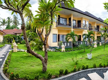 Rossa Garden Hotel Отели рядом с достопримечательностью «Candidasa Bali Driver»