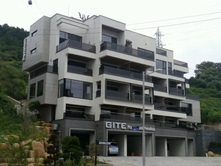 Yeosu Gite Pension (Within 1 Minute Walk from Yeosu Romantic Carriage)