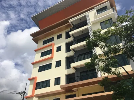 Tone Condorent Hotel Отели в г. Chachoengsao