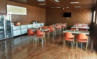 Super 8 Hotel (Baoding Xiong'an New District Rongcheng Center)