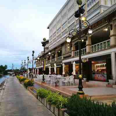 ชูชัยบุรี ศรีอัมพวา Hotel Exterior