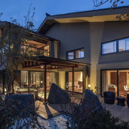 Tang Jingze Onsen Hotel