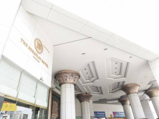 ザ バークレイ ホテル プラトゥーナム バンコク バンコク を宿泊予約 22年安い料金プラン 口コミ 部屋写真 Trip Com