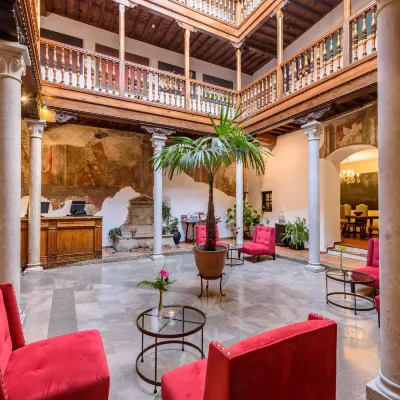 Palacio de Santa Inés Các khách sạn gần Cung điện Nasrid