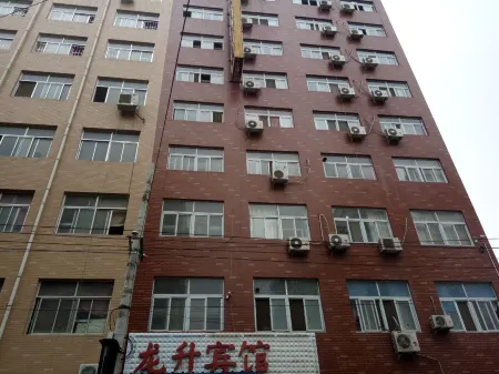 Xinzheng Zhongzhou Hotel (Henan Engineering College) Отели рядом с достопримечательностью «College of Information & Business， Zhongyuan University of Technology»