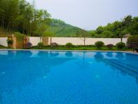 莫干兰宿度假酒店 - 室外游泳池