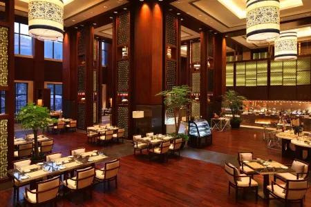 Ming Resort & Spa Отели рядом с достопримечательностью «Longshan Park (South Gate)»