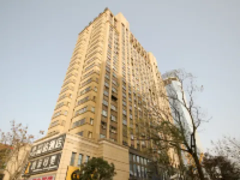 格蘭德公寓飯店（丈八一路地鐵站店） 益田假日裡購物中心附近的飯店