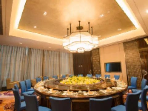 Phoenix  Hotel Hotels in Wenshan